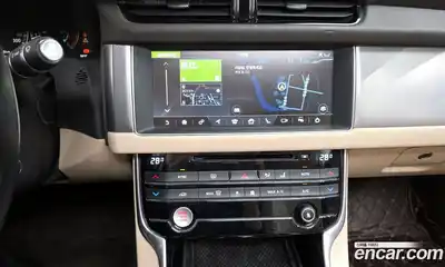 Jaguar XF 2018 2.0 Автомат в Москве № 305057, миниатюра 5