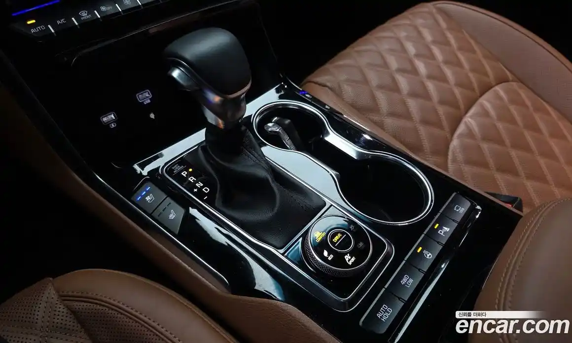 Kia Mohave 2024 3.0 Автомат в Москве № 307030, фото 3