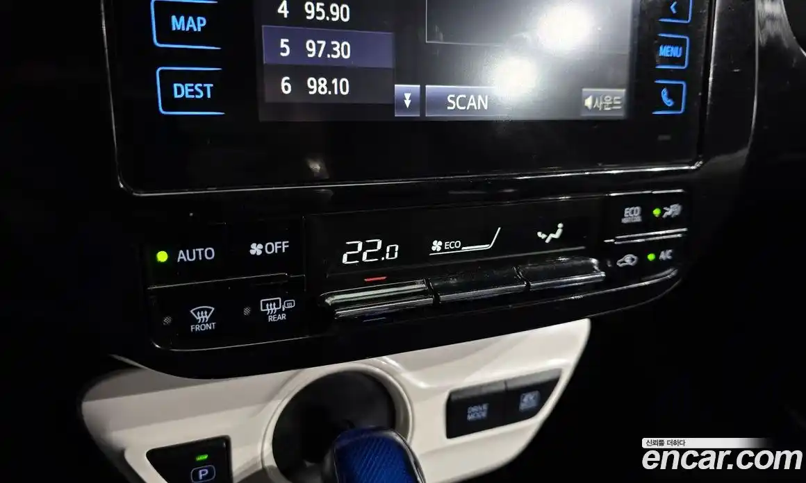 Toyota Prius 2018 1.8 Автомат в Москве № 384113, фото 16