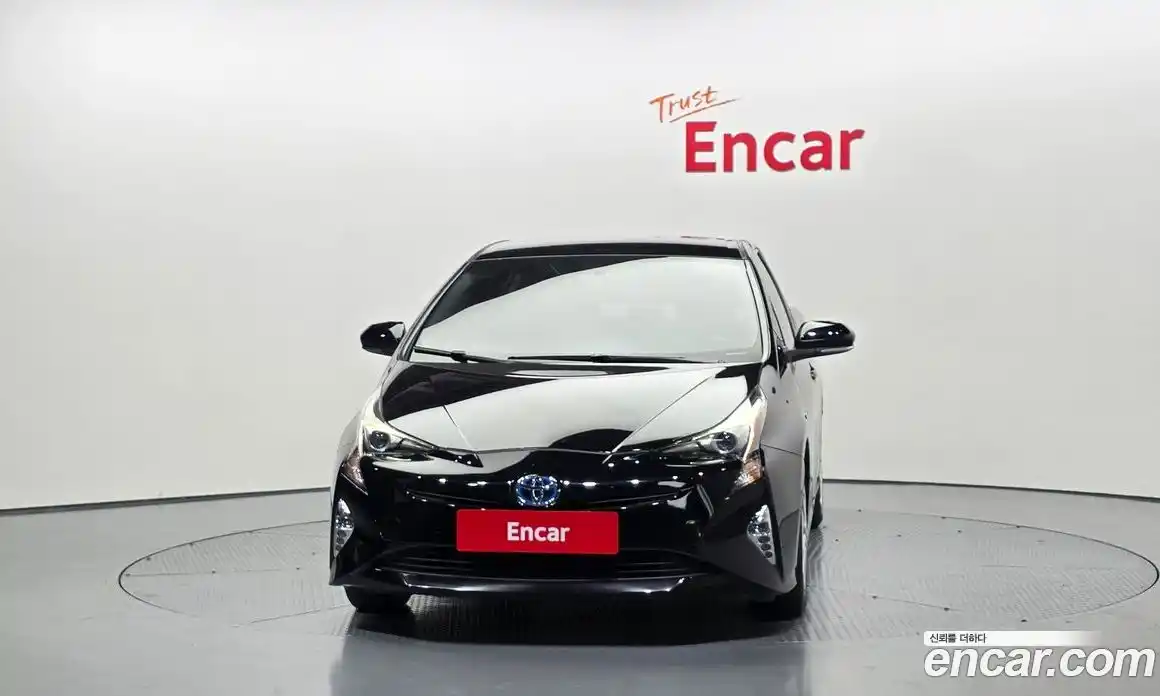 Toyota Prius 2018 1.8 Автомат в Москве № 384113, фото 3