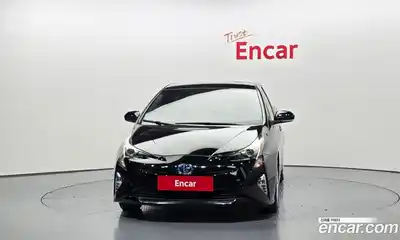 Toyota Prius 2018 1.8 Автомат в Москве № 384113, миниатюра 3