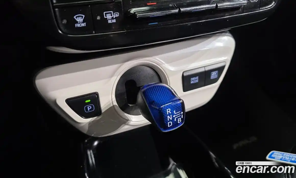 Toyota Prius 2018 1.8 Автомат в Москве № 384113, фото 9