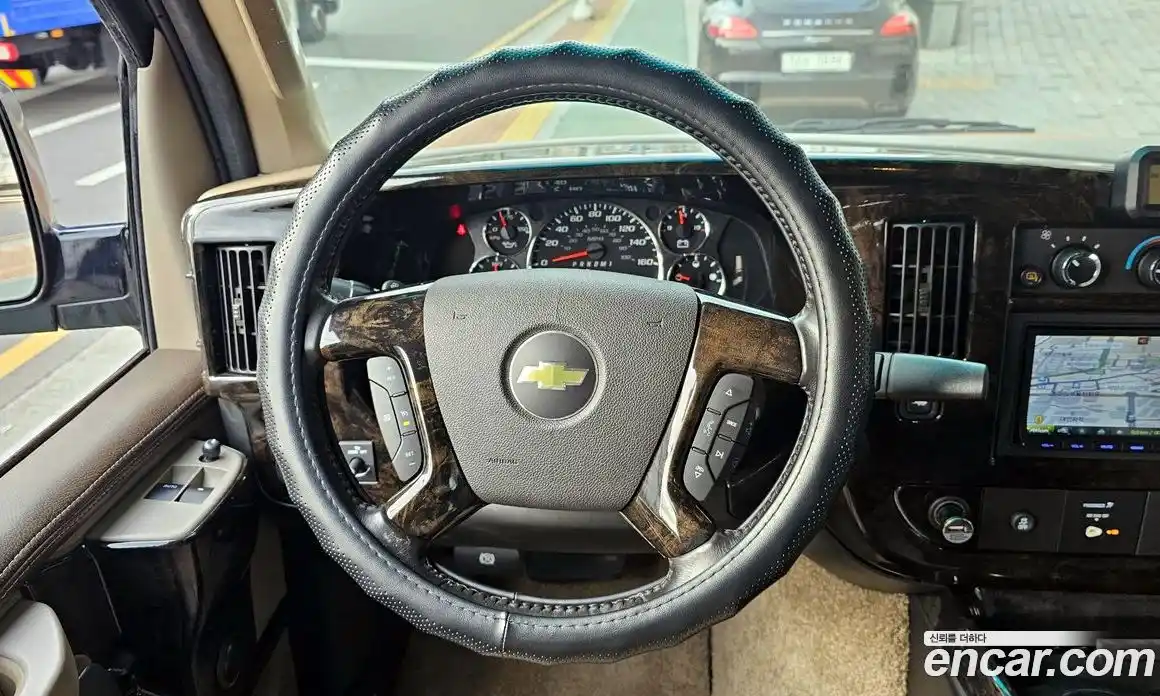 Chevrolet Express Van 2016 6.0 Автомат в Москве № 385218, фото 13