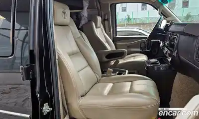Chevrolet Express Van 2016 6.0 Автомат в Москве № 385218, миниатюра 10