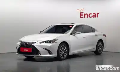 Lexus ES, 2019