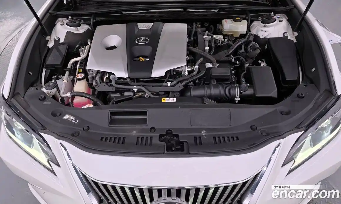 Lexus ES 2019 2.5 Автомат в Москве № 398056, фото 6