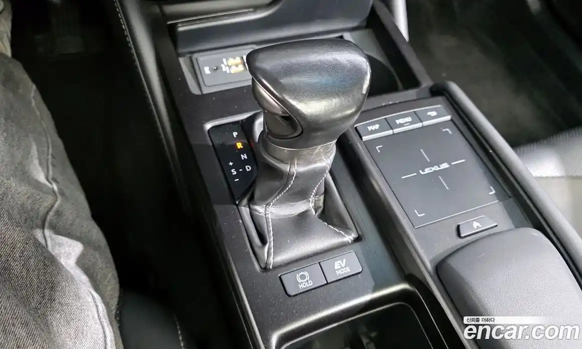 Lexus ES 2019 2.5 Автомат в Москве № 398056, фото 9