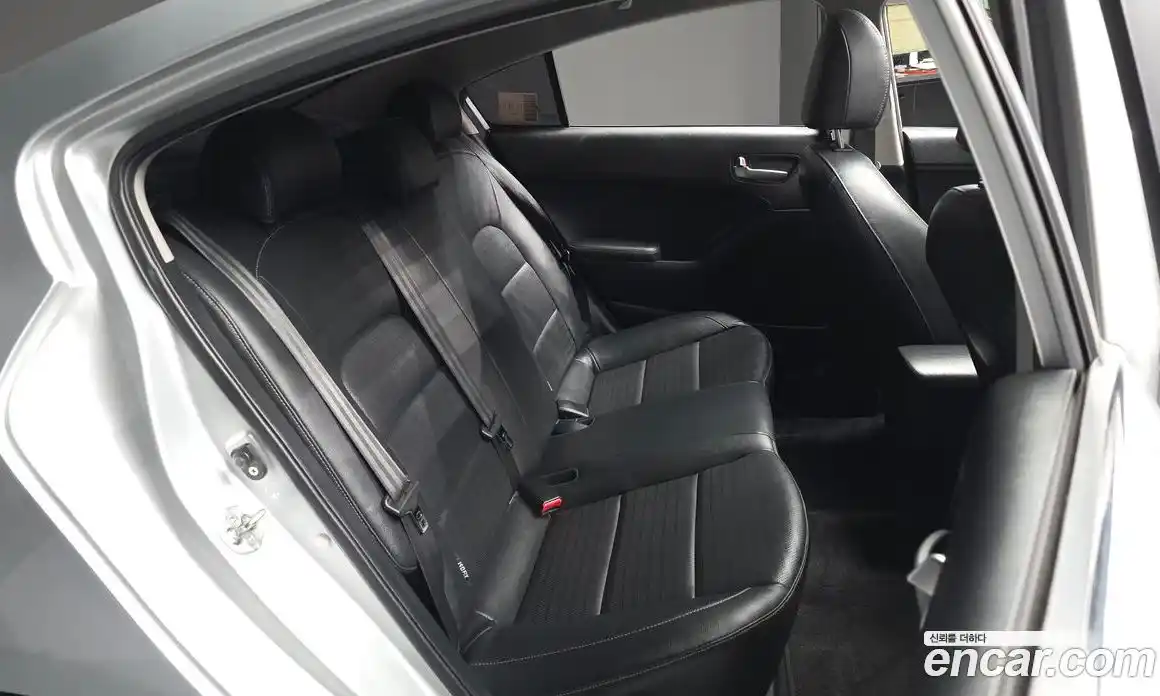 Kia K3 2016 1.6 Автомат в Москве № 399465, фото 12