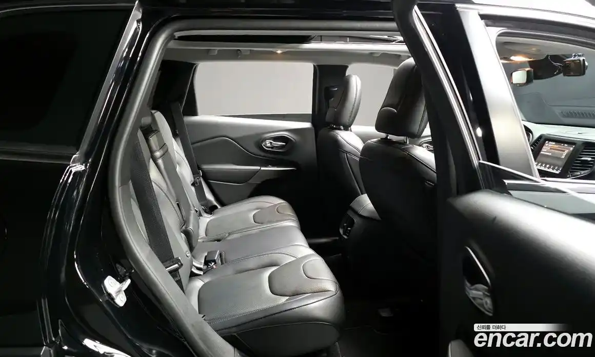 Jeep Cherokee 2019 2.4 Автомат в Москве № 432509, фото 12