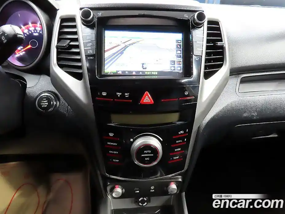 SsangYong TIBOLI 2016 1.6 Автомат в Москве № 454657, фото 12