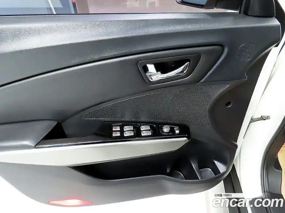 SsangYong TIBOLI 2016 1.6 Автомат в Москве № 454657, фото 14