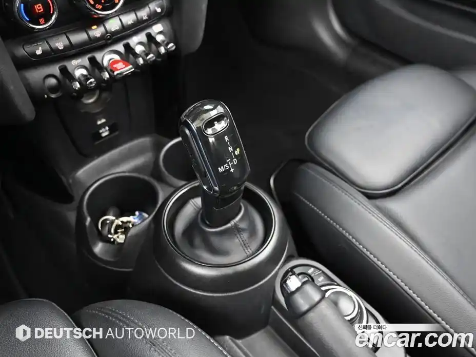 Mini Cooper Convertible 2022 1.5 Автомат в Москве № 459216, фото 9