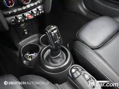 Mini Cooper Convertible 2022 1.5 Автомат в Москве № 459216, миниатюра 9