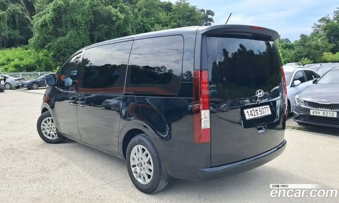 Hyundai Staria 2025 2.2 Автомат в Москве № 46848, фото 2