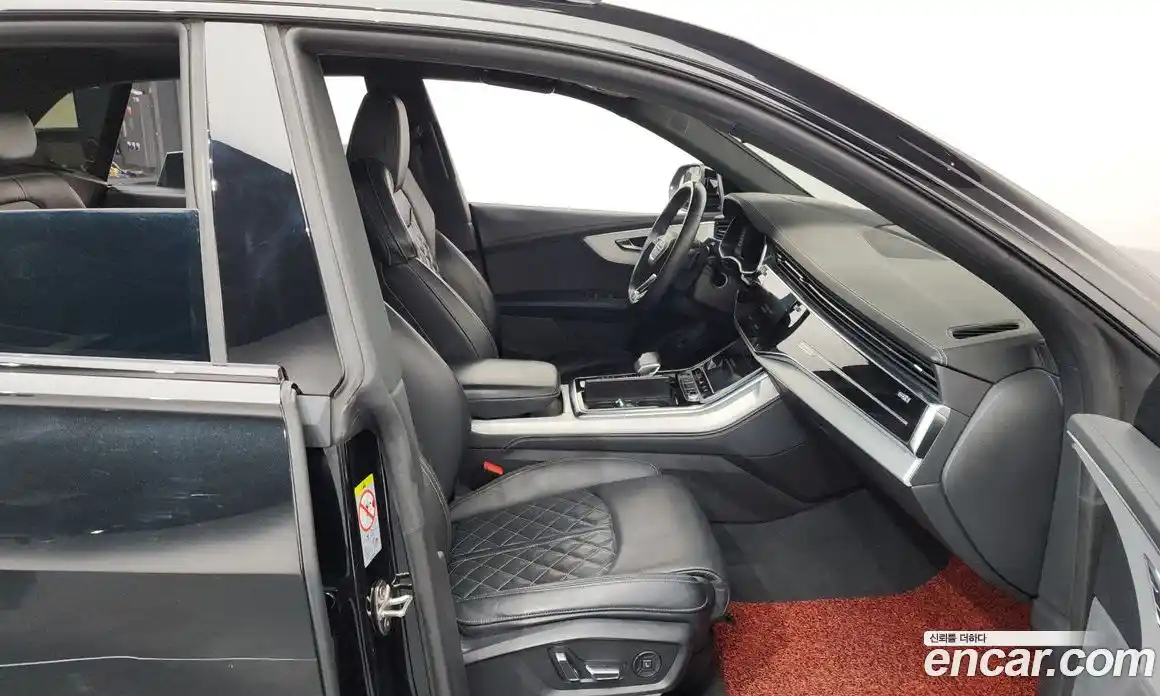 Audi Q8 2023 3.0 Автомат в Москве № 468693, фото 11