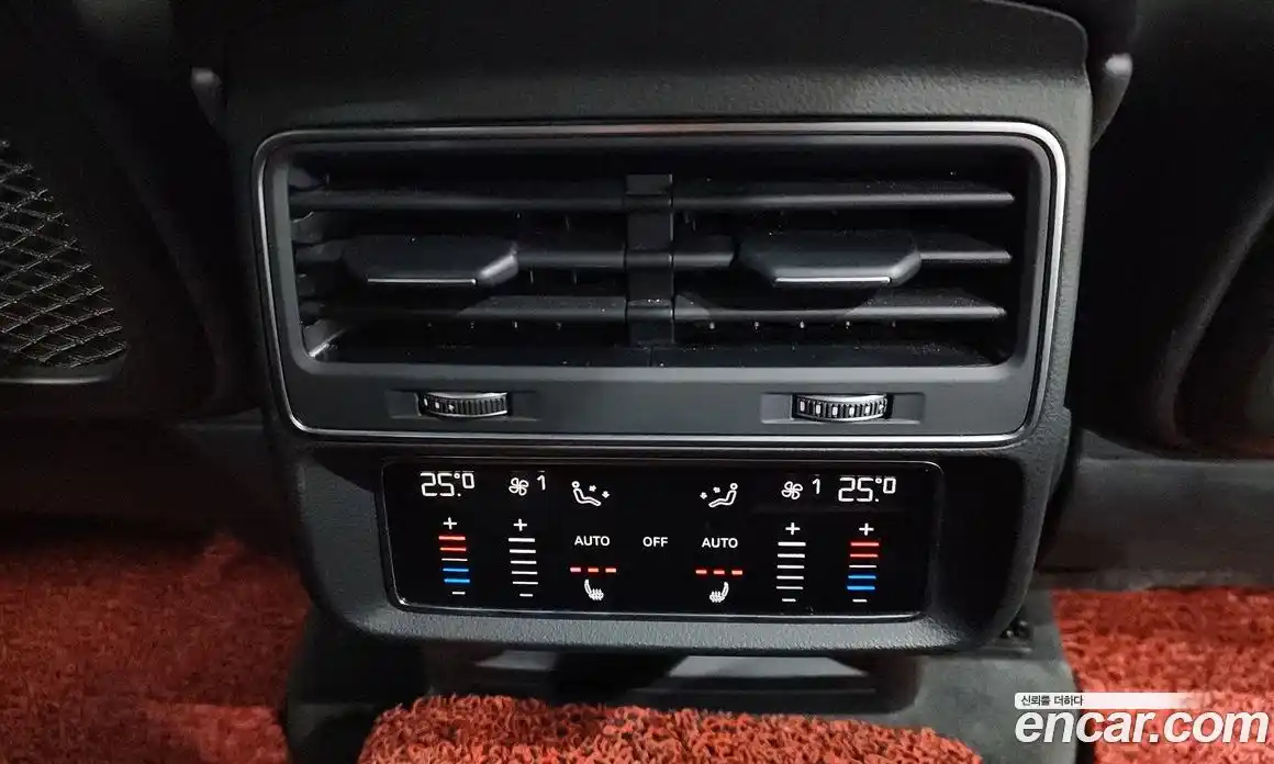 Audi Q8 2023 3.0 Автомат в Москве № 468693, фото 19