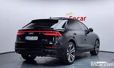 Audi Q8 2023 3.0 Автомат в Москве № 468693, миниатюра 2