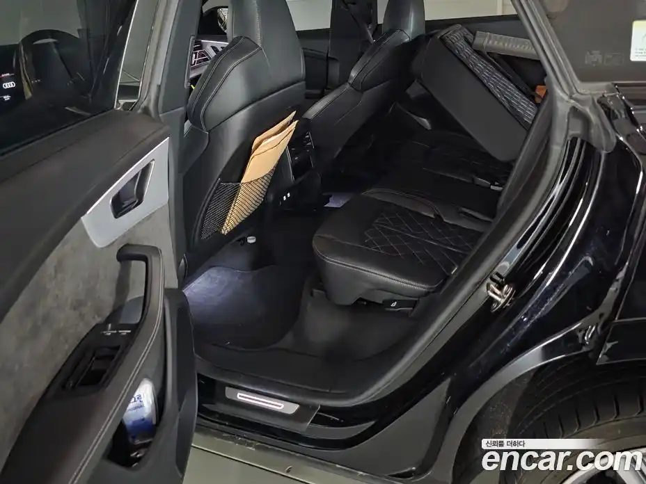 Audi Q8 2021 3.0 Автомат в Москве № 469582, фото 1