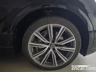 Audi Q8 2021 3.0 Автомат в Москве № 469582, миниатюра 5