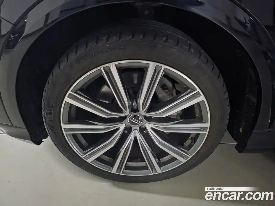 Audi Q8 2021 3.0 Автомат в Москве № 469582, фото 7