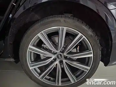 Audi Q8 2021 3.0 Автомат в Москве № 469582, миниатюра 9