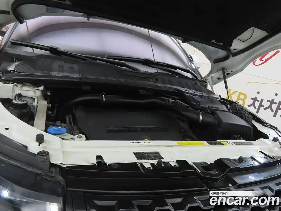 Land Rover Range-Rover Evoque 2014 2.2 Автомат в Москве № 471635, фото 19