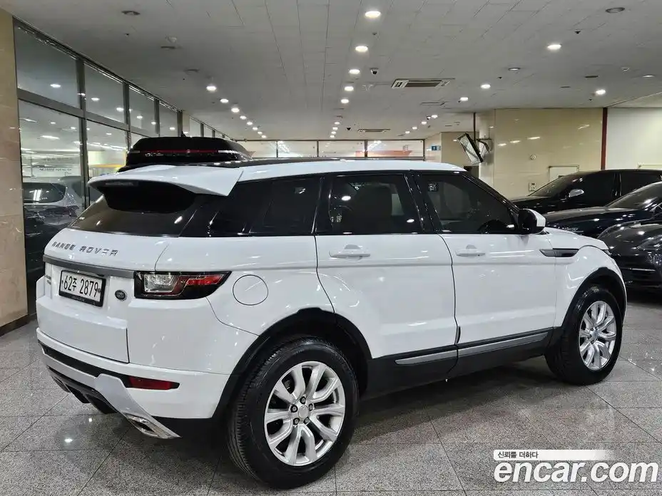 Land Rover Range-Rover Evoque 2014 2.2 Автомат в Москве № 471635, фото 3