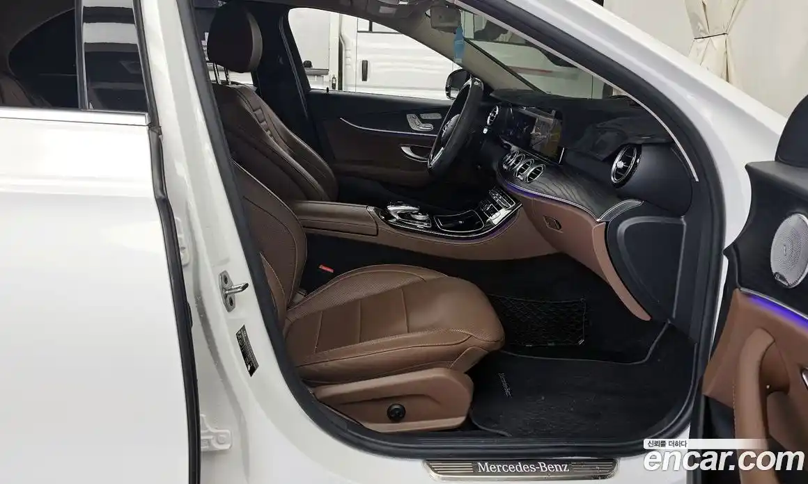 Mercedes-Benz E-Class 2020 2.0 Автомат в Москве № 494980, фото 11