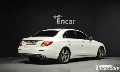 Mercedes-Benz E-Class 2020 2.0 Автомат в Москве № 494980, миниатюра 2