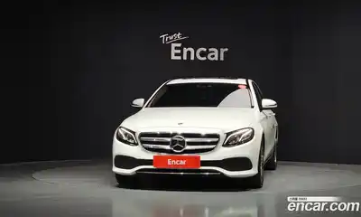 Mercedes-Benz E-Class 2020 2.0 Автомат в Москве № 494980, миниатюра 3