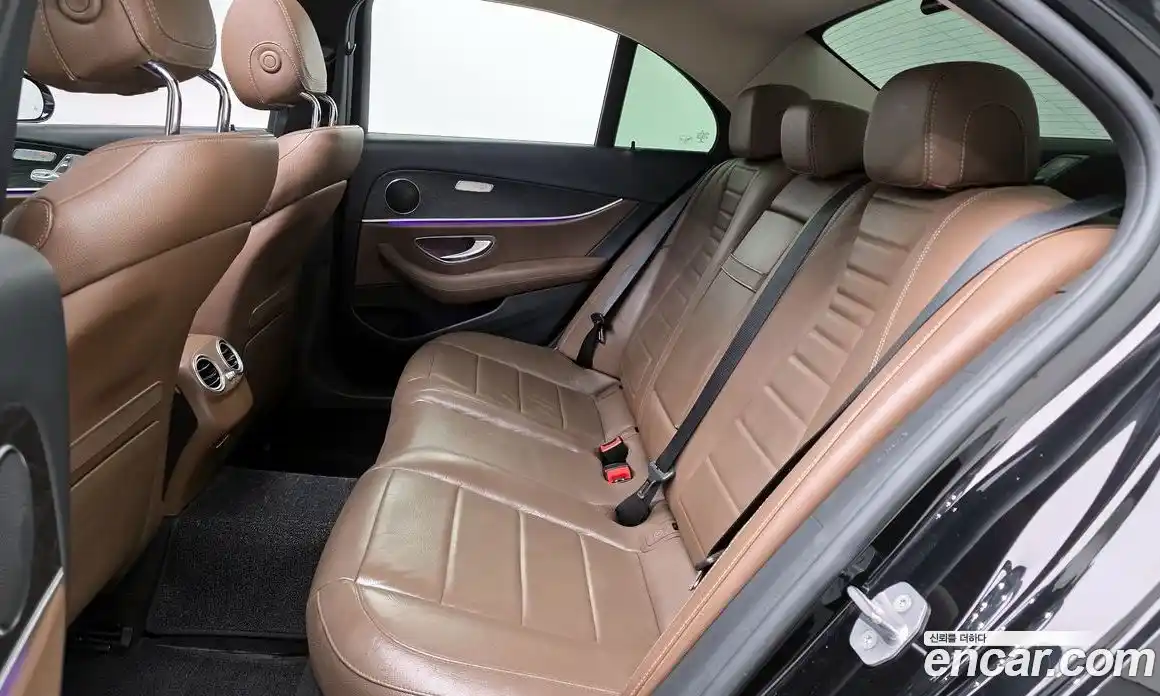 Mercedes-Benz E-Class 2017 2.0 Автомат в Москве № 495030, фото 12