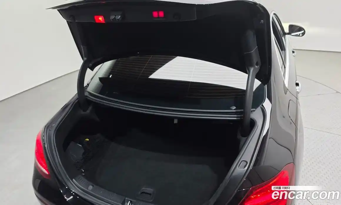 Mercedes-Benz E-Class 2017 2.0 Автомат в Москве № 495030, фото 20