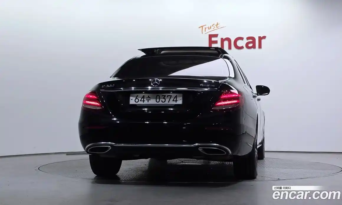 Mercedes-Benz E-Class 2017 2.0 Автомат в Москве № 495030, фото 4