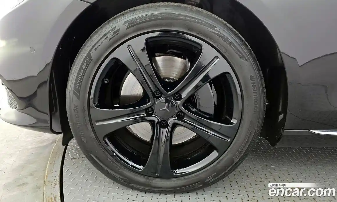 Mercedes-Benz E-Class 2017 2.0 Автомат в Москве № 495030, фото 5