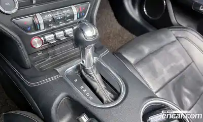 Ford Mustang 2019 2.3 Автомат в Москве № 497490, миниатюра 9