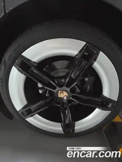 Porsche Taycan 2025 Автомат в Москве № 498465, миниатюра 5