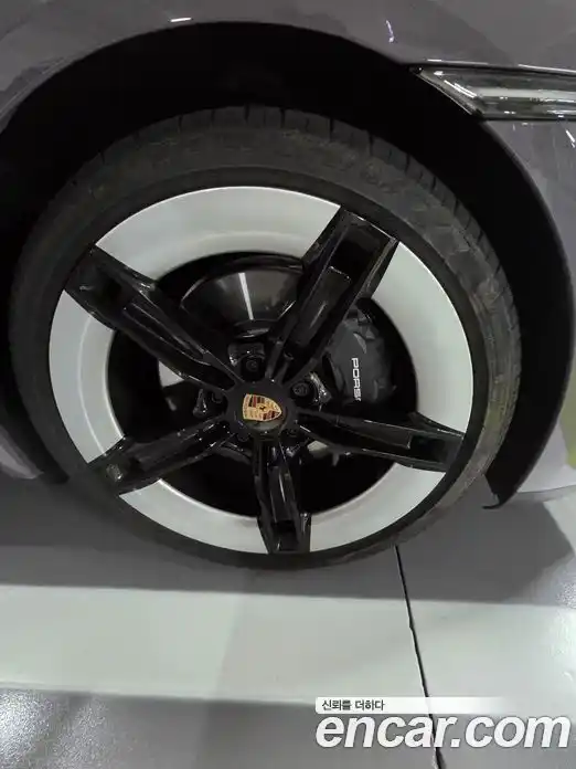 Porsche Taycan 2025 Автомат в Москве № 498465, фото 6