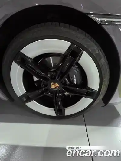 Porsche Taycan 2025 Автомат в Москве № 498465, миниатюра 6