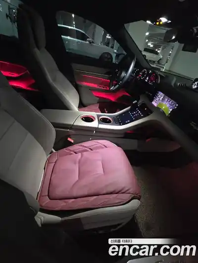 Porsche Taycan 2025 Автомат в Москве № 498465, миниатюра 10