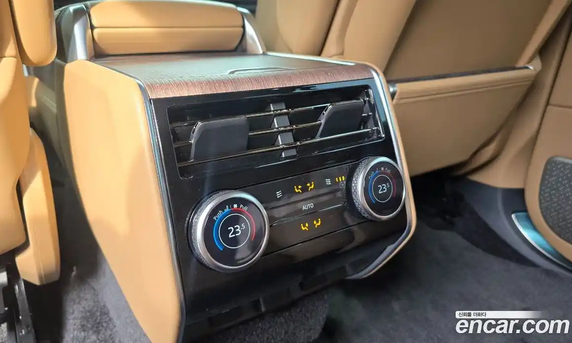 Land Rover Range-Rover 2025 4.4 Автомат в Москве № 498596, фото 16