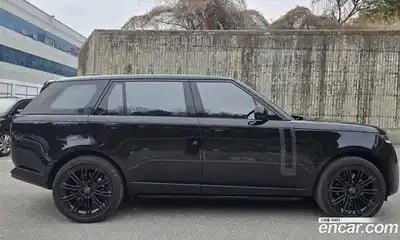 Land Rover Range-Rover 2025 4.4 Автомат в Москве № 498596, миниатюра 4