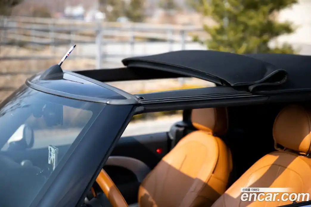 Mini Cooper Convertible 2007 1.6 Автомат в Москве № 499452, фото 19