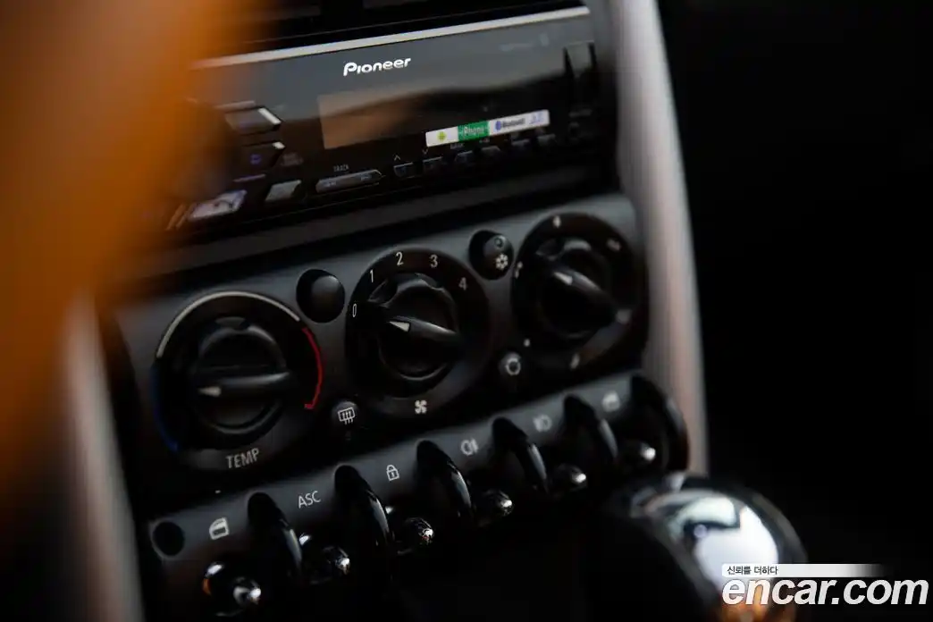 Mini Cooper Convertible 2007 1.6 Автомат в Москве № 499452, фото 9