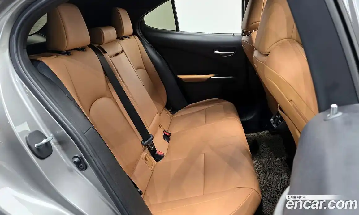 Lexus UX 2025 2.0 Автомат в Москве № 499566, фото 12