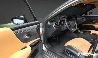 Lexus ES 2023 2.5 Автомат в Москве № 499574, миниатюра 11