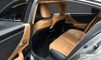 Lexus ES 2023 2.5 Автомат в Москве № 499574, миниатюра 12