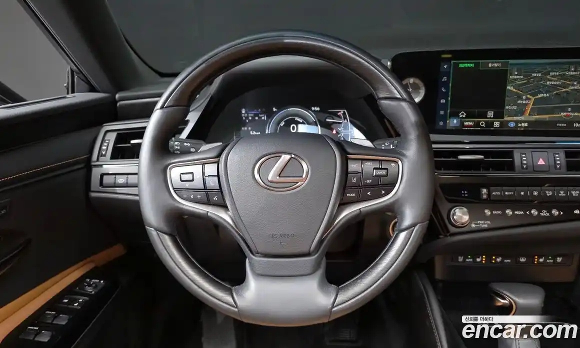 Lexus ES 2023 2.5 Автомат в Москве № 499574, фото 13