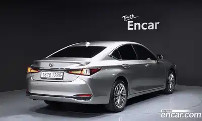 Lexus ES 2023 2.5 Автомат в Москве № 499574, миниатюра 2