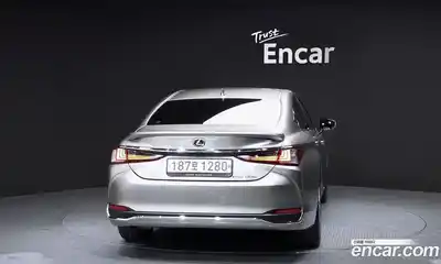 Lexus ES 2023 2.5 Автомат в Москве № 499574, миниатюра 4