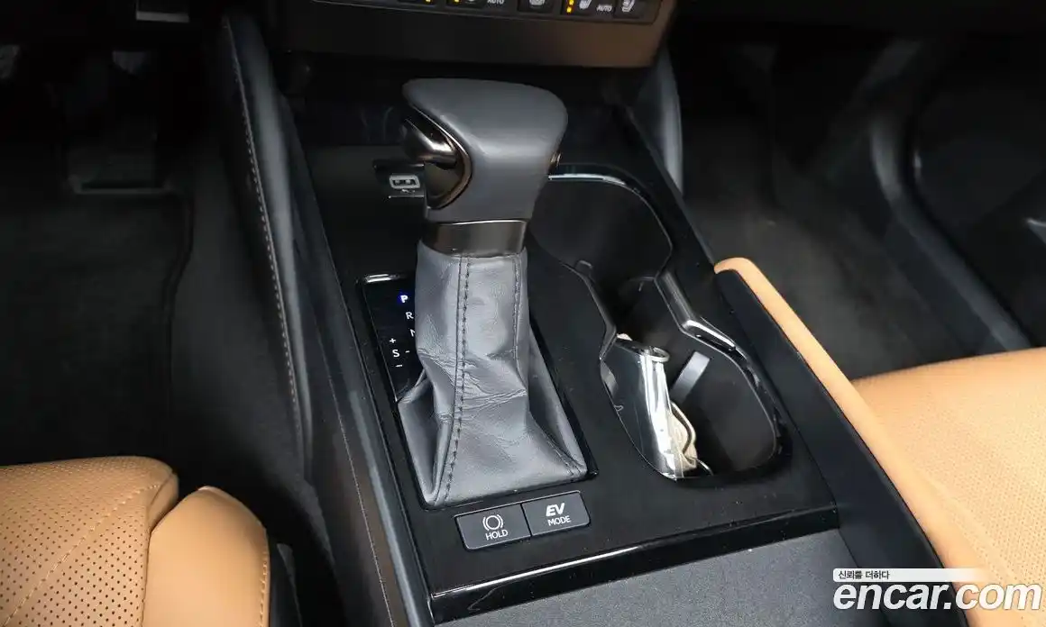 Lexus ES 2023 2.5 Автомат в Москве № 499574, фото 9